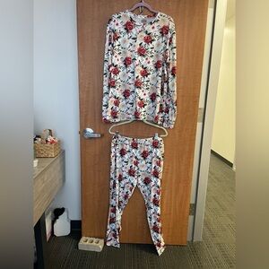 Audrey and Bear adult Floral Lounge Set with Red and Green